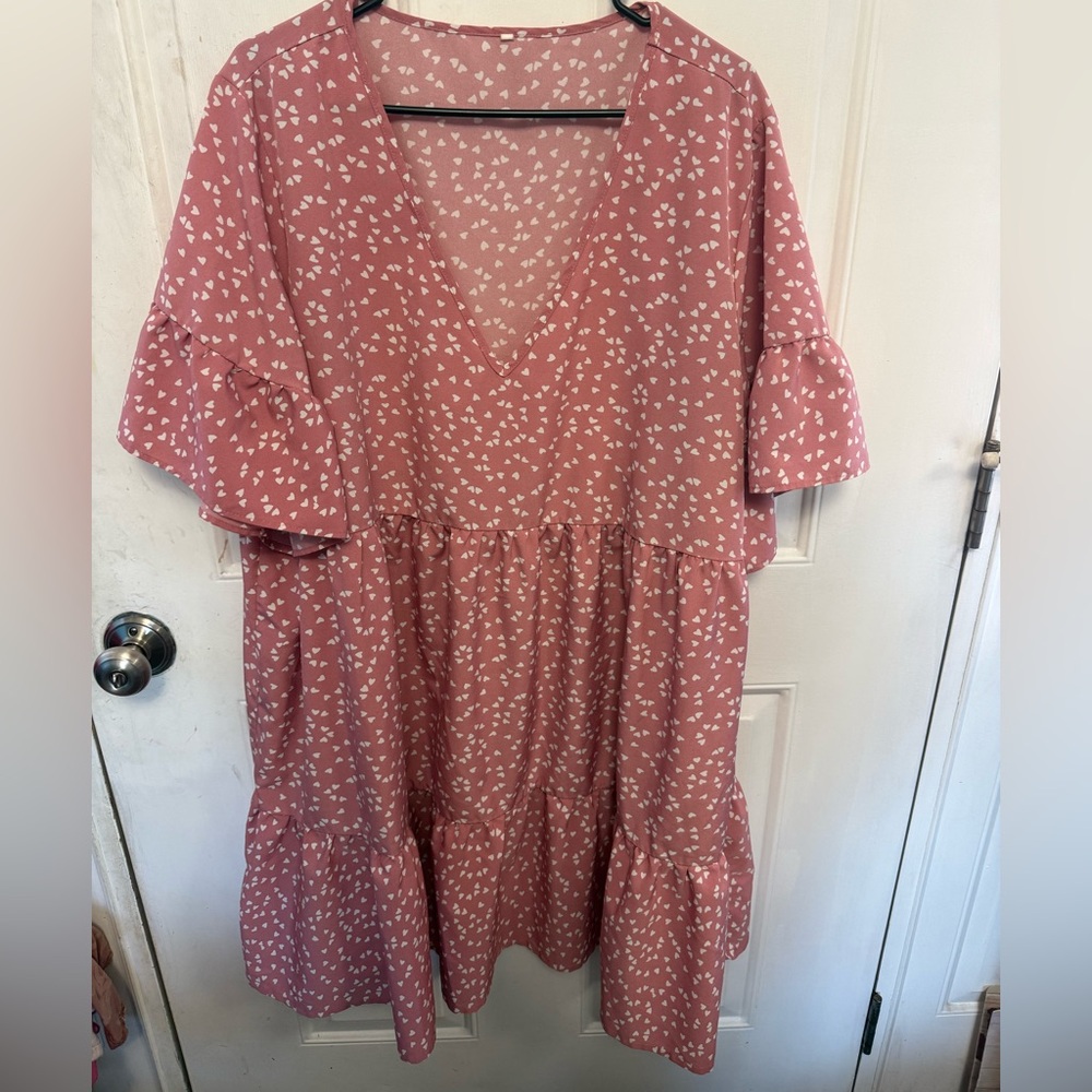 Plus Size Pink V-Neck Dress with White Heart Pattern
